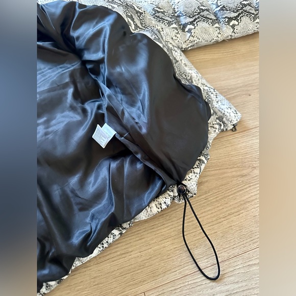 ASOS Glamorous Faux Leather Snake Print Puffer Jacket S LIKE NEW - Picture 7 of 12